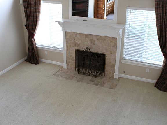 Living room. Gas fireplace.