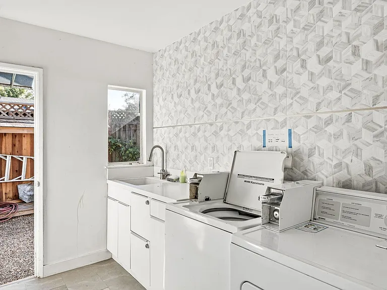 857 Park Drive — Photo 17