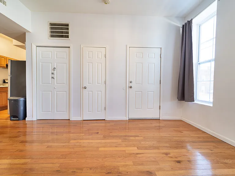 162 9th St #1 — Photo 2