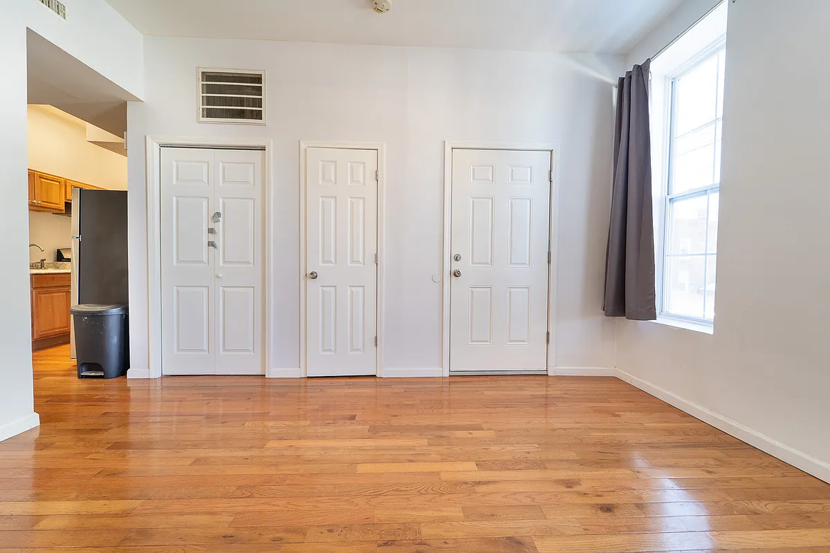 Building Photo - 162 9th St #1