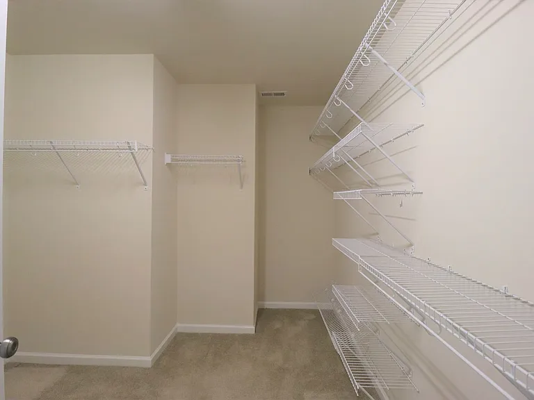2042 Sinclair Trce — Photo 12