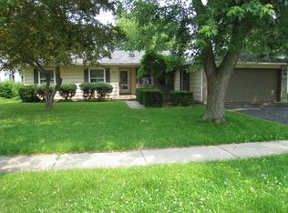 512 Exmoor Rd, Elk Grove Village, IL 60007