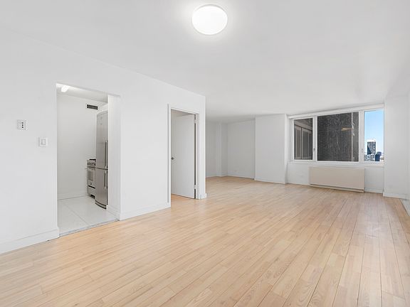 4th image of 322 W 57th St APT 35E