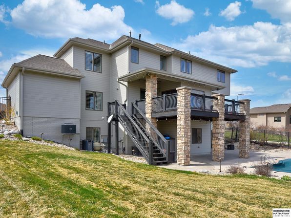 5619 S 208th St, Elkhorn, NE 68022