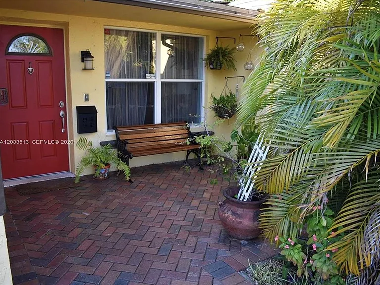 4415 Tyler St — Photo 6