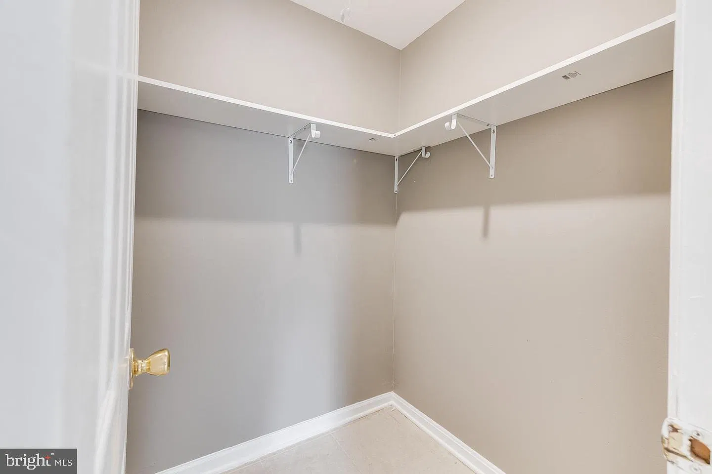 2 bed, 1.0 bath, 754 sqft, $1,799 — Photo 3