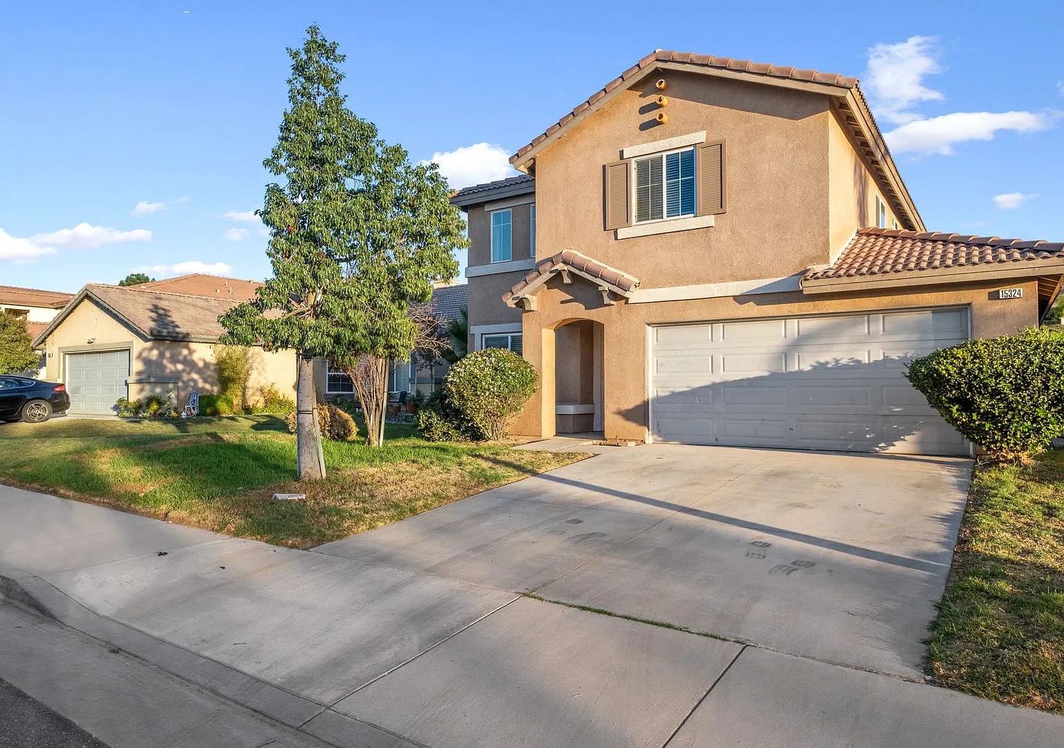 Charming 5 Bed |2.5 Bath — Photo 2