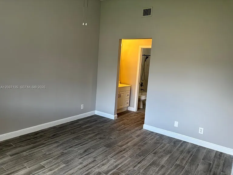 11585 NW 43rd St #11585 — Photo 9