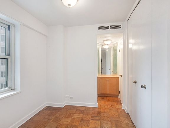 4th image of 159 W 53rd St APT 33A