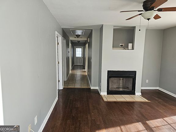 2nd image of 3446 Lee St