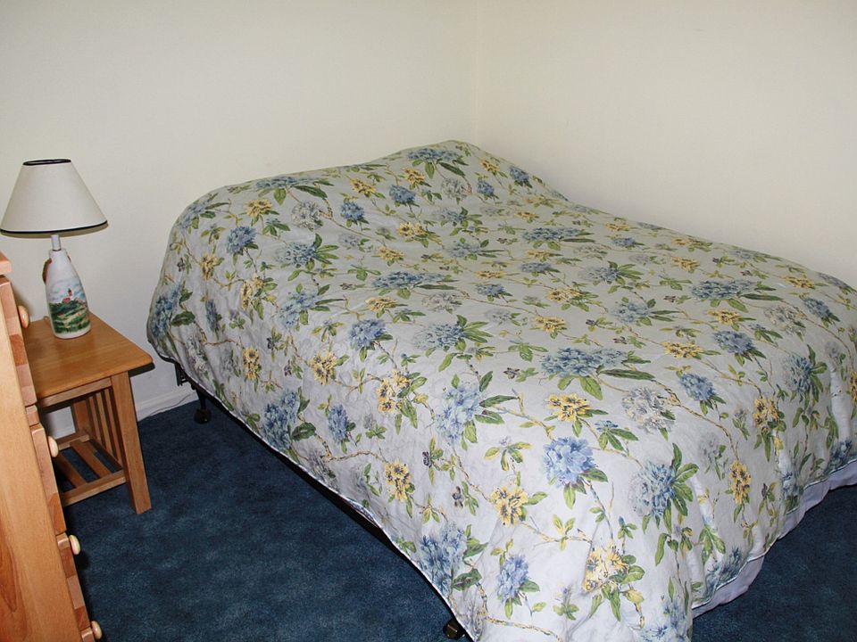 1st image of 824 Saint James Pl