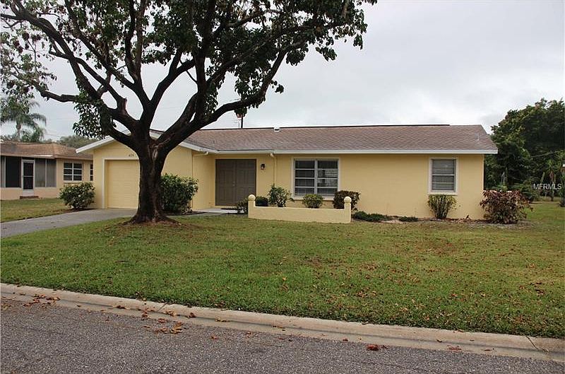 1st image of 479 Pineview Dr