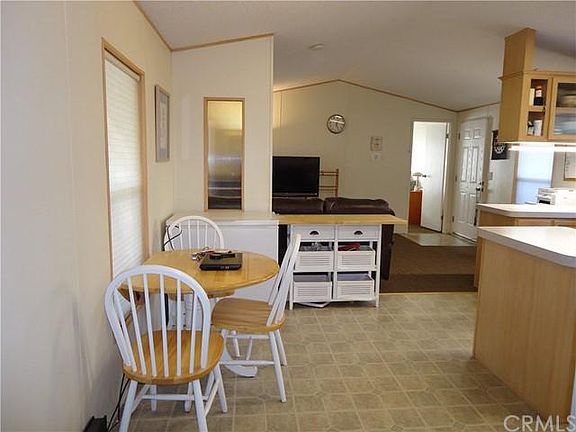 5th image of 2727 E Pacific St #6