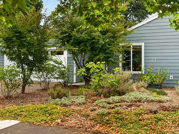 2nd image of 12850 SW Cleveland Bay Ln