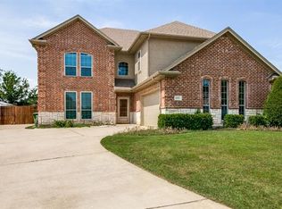 600 Trails End Ct, Hurst, TX 76054