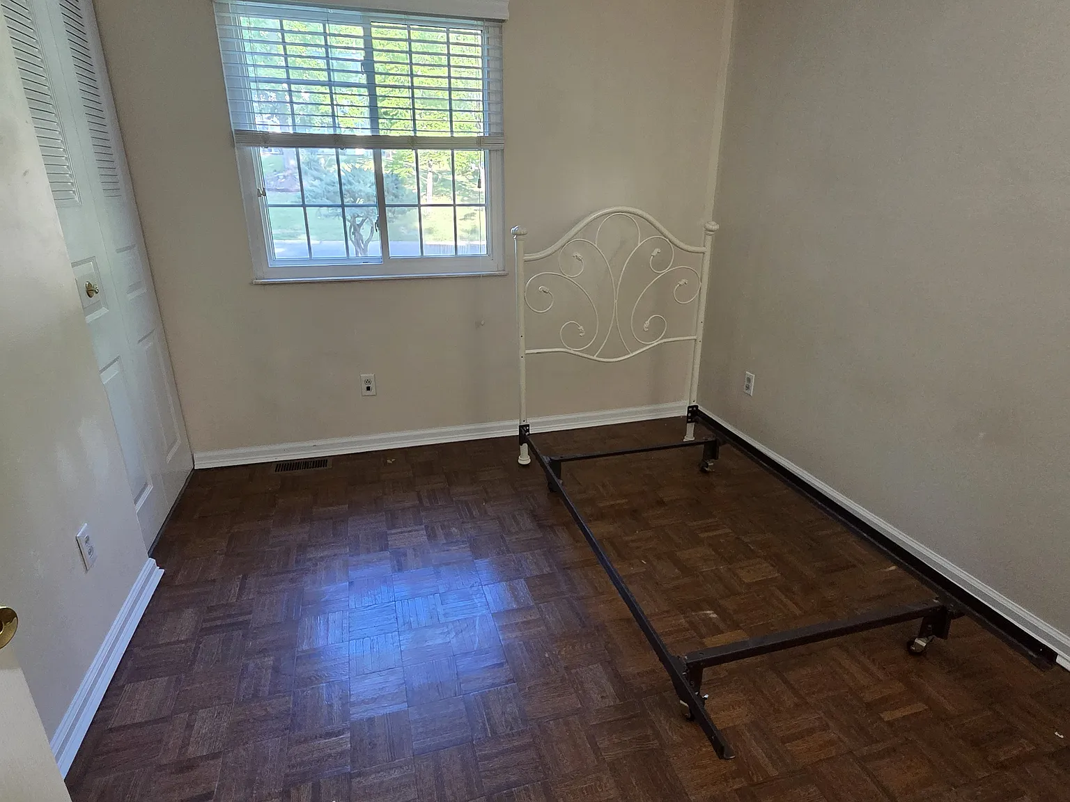 4 bed, 1365 sqft, $2,500 — Photo 4
