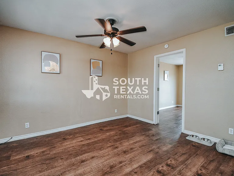 1303 E Colorado St #17 — Photo 3
