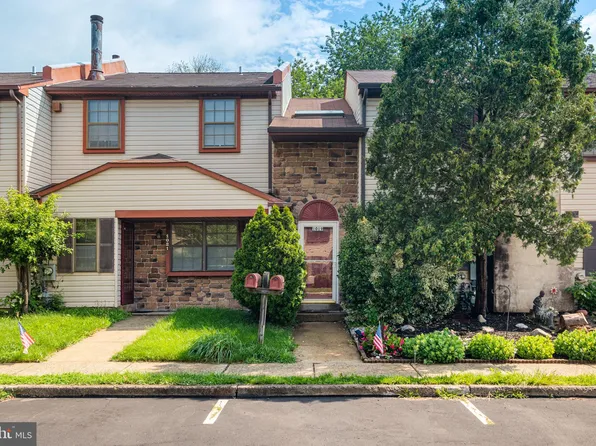 1019 Bancroft Pl, Warminster, PA 18974