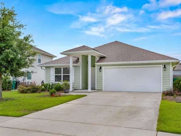 486 Earl Godwin Rd, Freeport, FL 32439