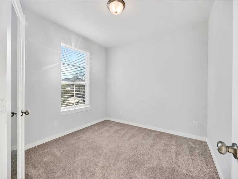 21827 Blue Daisy Ct — Photo 7