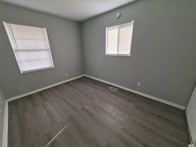 4102 Biscayne Rd — Photo 9