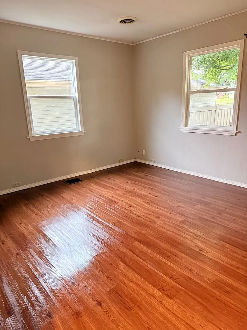 1305 Napoleon St — Photo 4