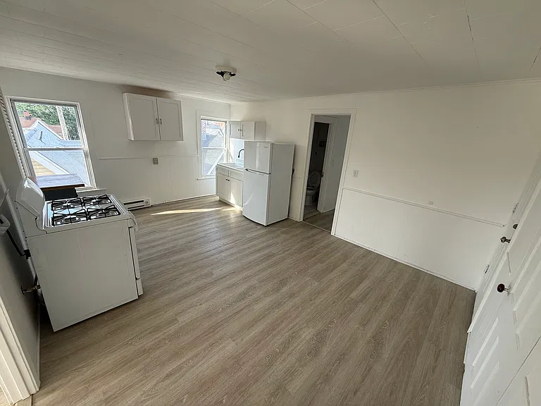 296 Broad St #3 — Photo 4