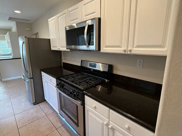 3117 Freeport Blvd — Photo 30