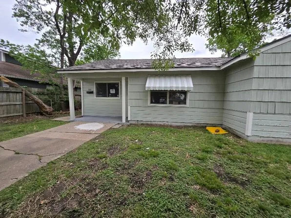 822 Woodhue St, Channelview, TX 77530