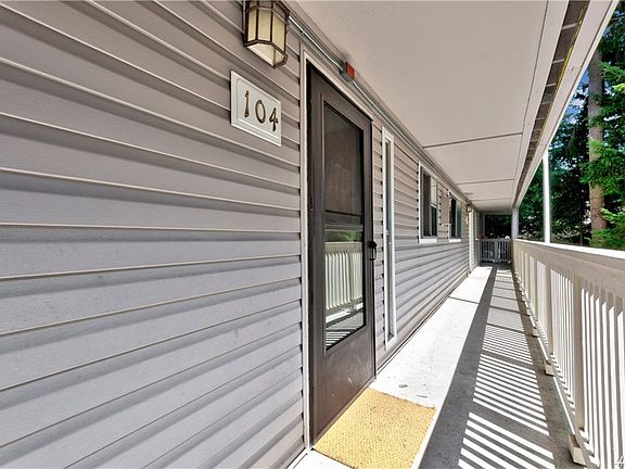 2nd image of 14537 NE 40th St APT H104