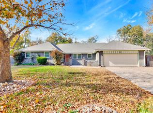 1118 E Oakwood Ct, Derby, KS 67037