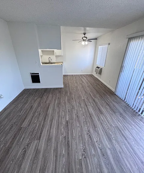 16251 Woodruff Ave — Photo 22