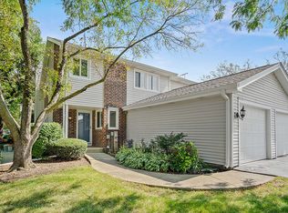 5S039 Fairway Dr, Naperville, IL 60563