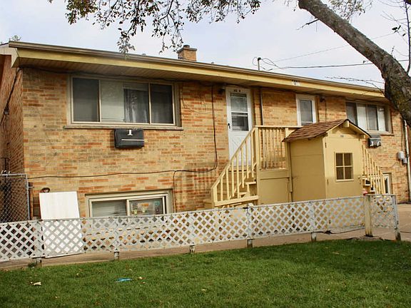 3rd image of 3022 Prairie St
