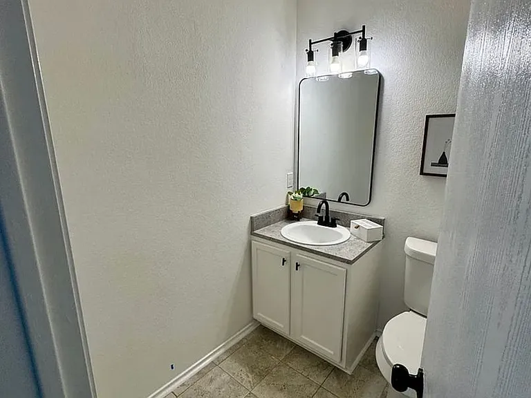 14400 Sandifer St — Photo 12