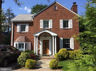 5511 Greentree Rd, Bethesda, MD 20817