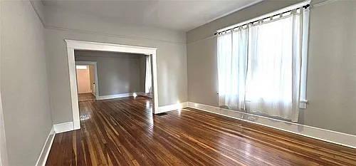 1047 Ridge Ave Photo 1