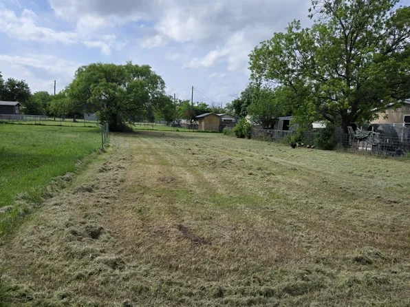 617 Walnut St, Brownwood, TX 76801