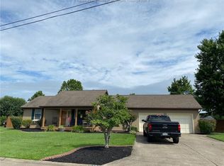 112 Willard Cir, Hurricane, WV 25526