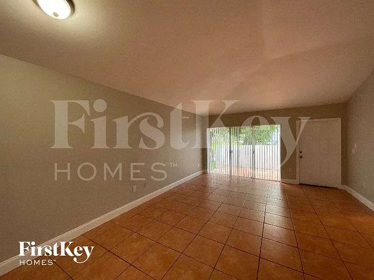 10352 SW 208th Ln — Photo 5