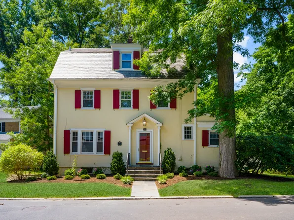 121 Walworth Ave, Scarsdale, NY 10583