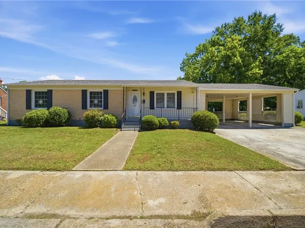 224 Hall St, Franklin, VA 23851