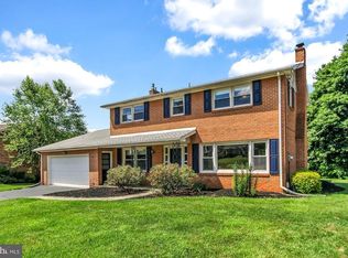 2880 Eastwood Dr, York, PA