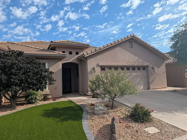 1546 Morane Manor Dr — Photo 1