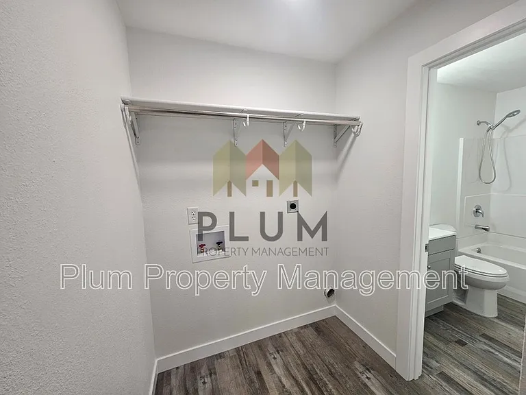 2340 Fairview Ave #2 — Photo 20