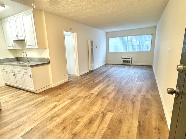 (undisclosed Address), Van Nuys, CA 91405