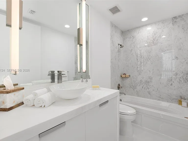 5959 Collins Ave #807 — Photo 17