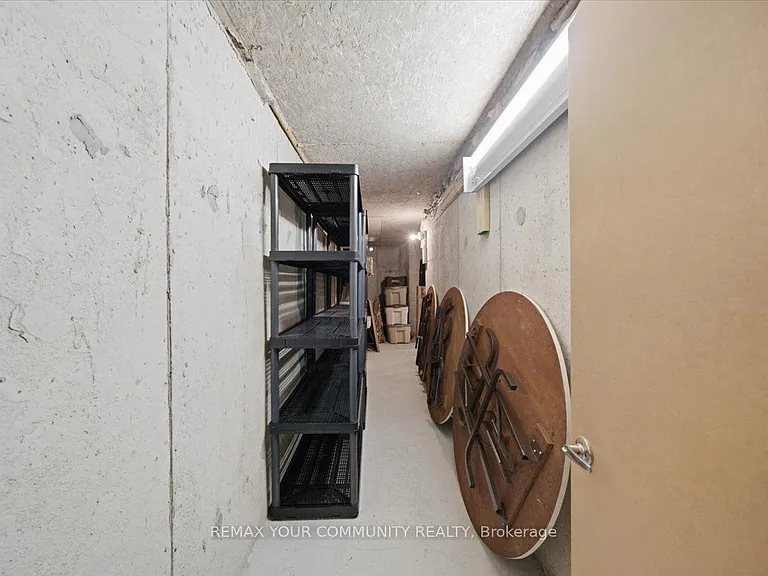 2 Hollywood Hill Cir #LOWER — Photo 21