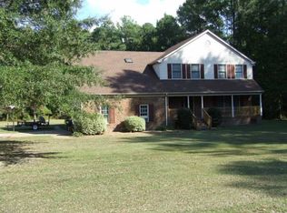 17 Rhodelia Lane, Poquoson, VA 23662