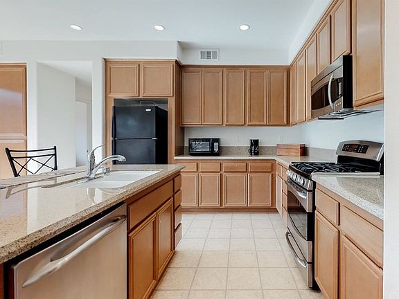 3rd image of 35587 Cloche Dr
